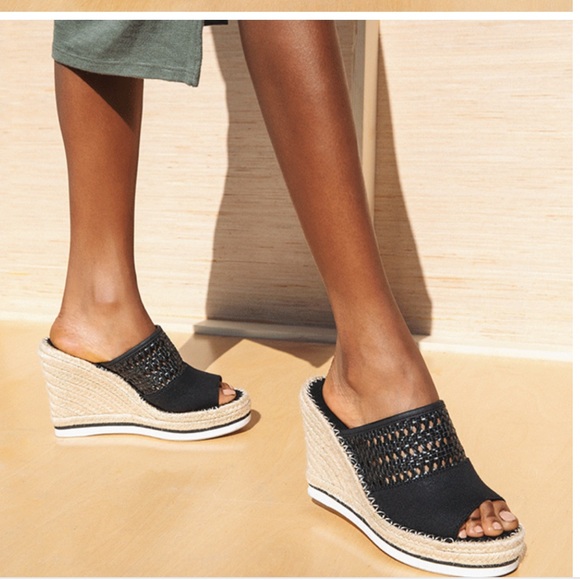 BNIB MONICA MULE BASKETWEAVE WEDGE 🖤